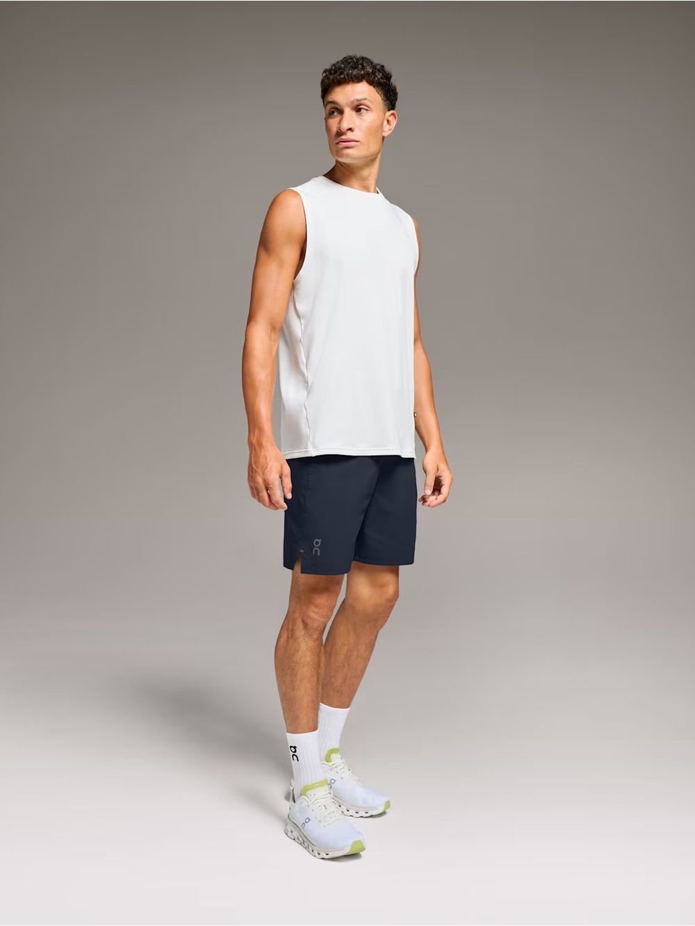 On Performance Hybrid Shorts Small navy athletic unlined running quick dry gym